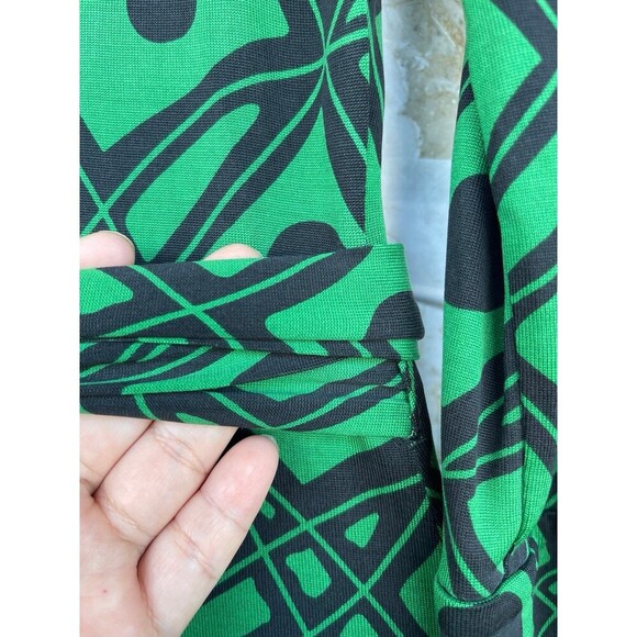 DVF Julian Silk Jersey Wrap Dress – Size 2, Green Geometric Print, 3/4 Sleeves - Picture 7 of 10
